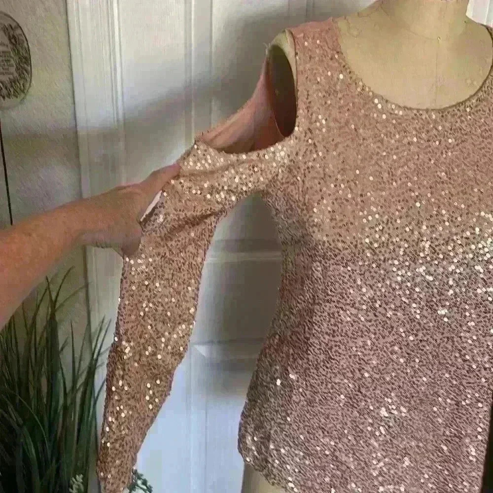 INC NWOT. Cold shoulder long sleeve Sequin top sleeves and front of top Size M - Picture 2 of 8